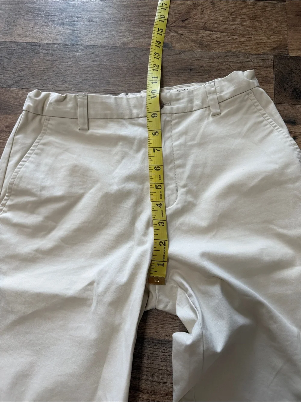 Vineyard Vines shorts size 14